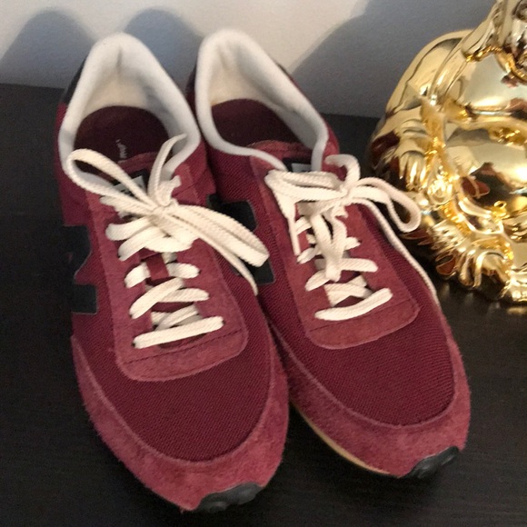 new balance 410 mens gold